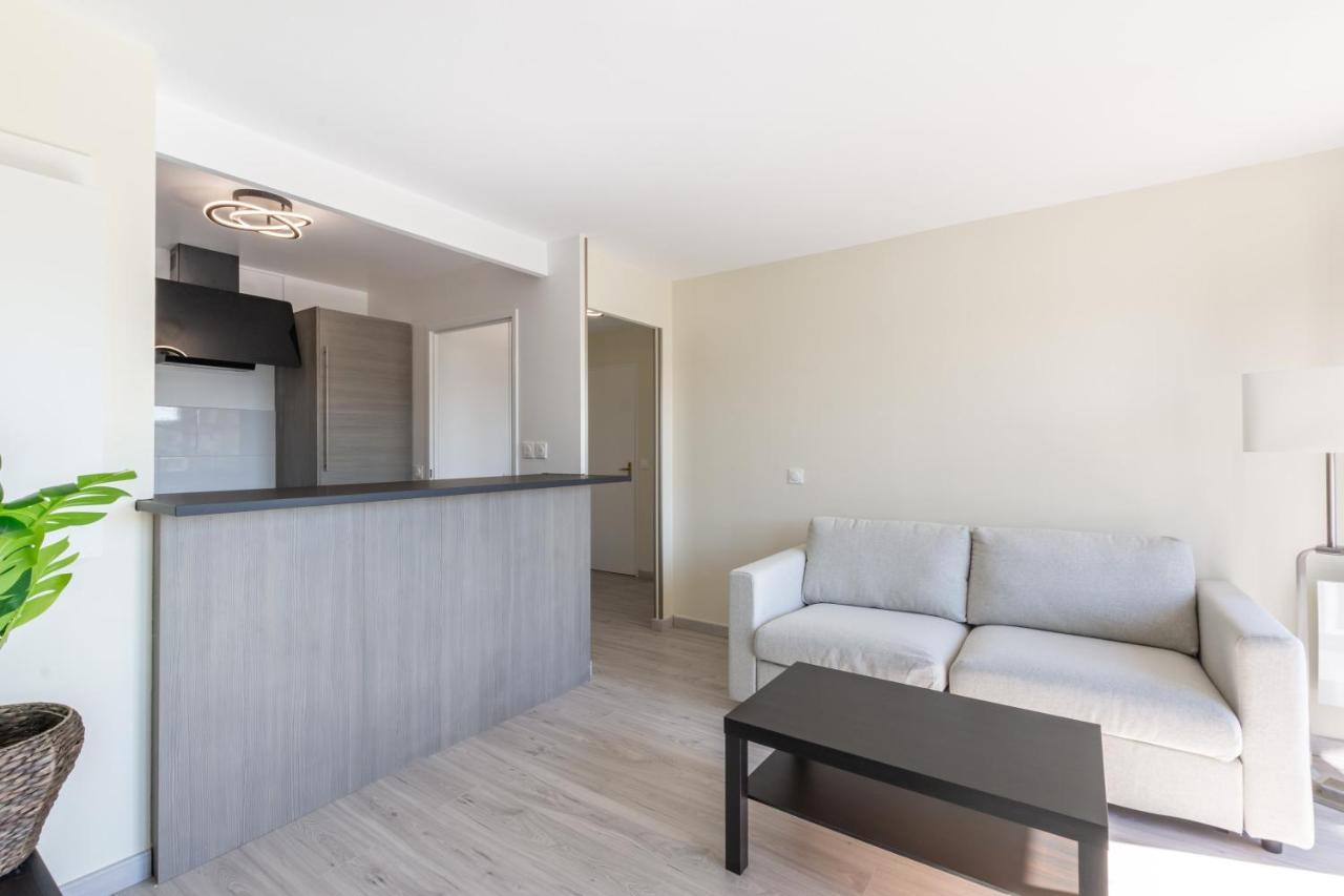 La Fontaine - Fairytale Factory Apartment Шеси Екстериор снимка